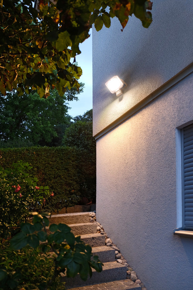 BRENNENSTUHL 1178020010 LED spotlight AL 2000 P with infrared motion detector / LED floodlight with motion sensor